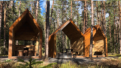 Tre vindskydd i Lille Mosse.